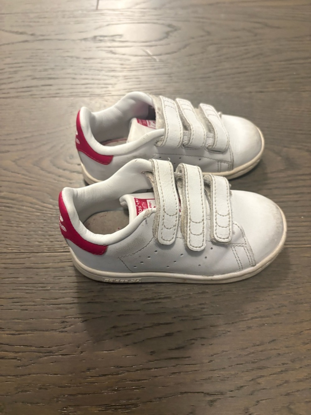 Adidas girls runners 7T excellent cond